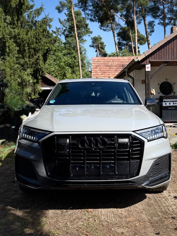 Image of Audi Q7