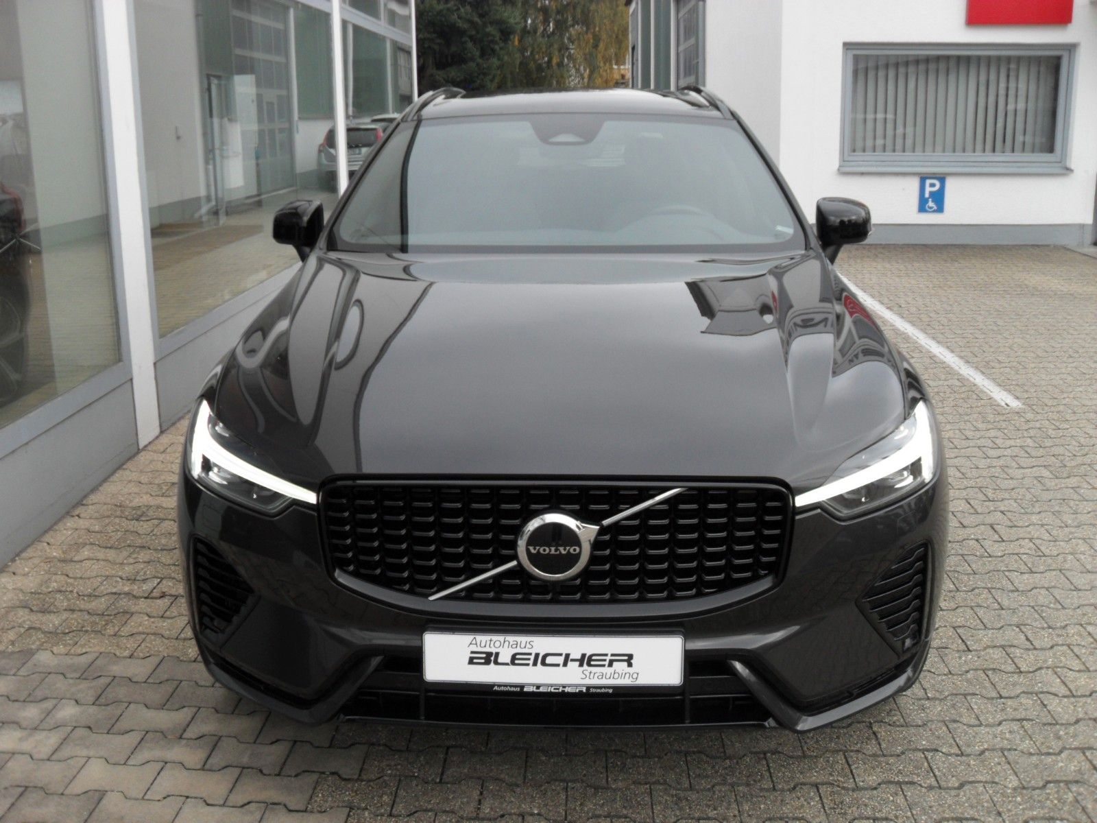 Fahrzeugabbildung Volvo XC60 T6 Plus Dark | AWD | 21er | Licht