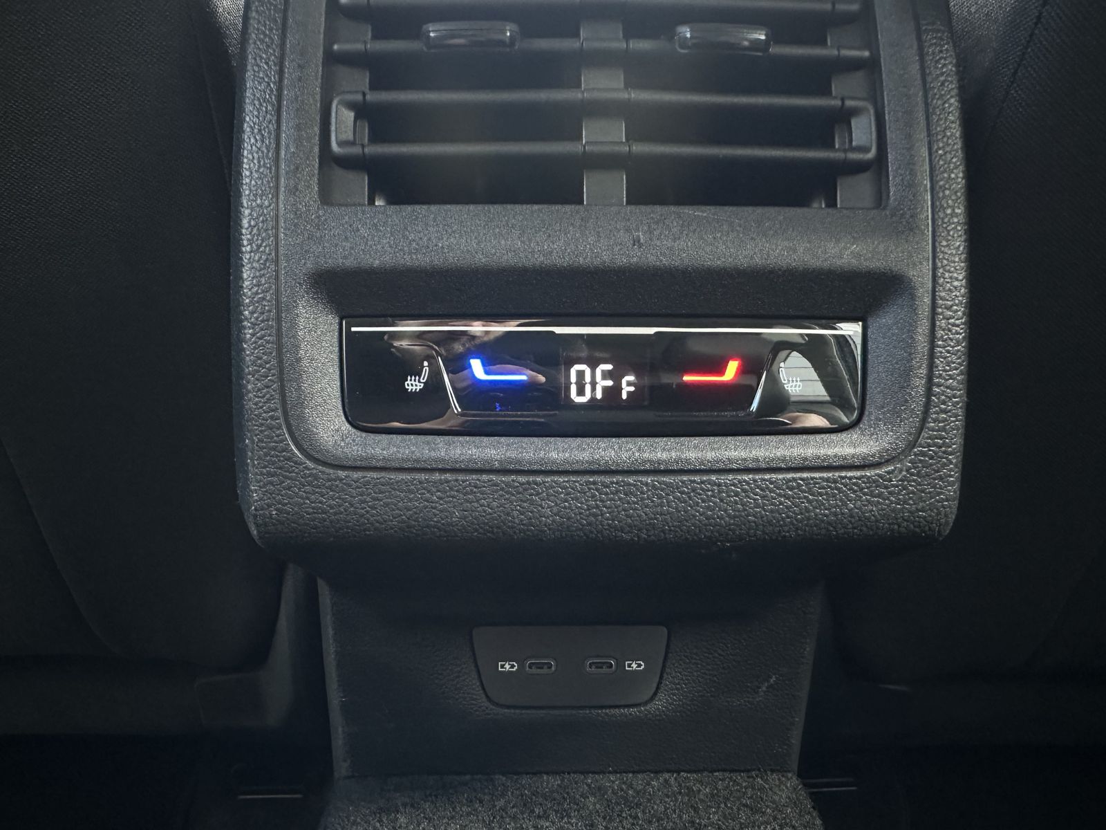 Fahrzeugabbildung Volkswagen Golf Variant 2.0 TDI DSG Life NAV+LED+ACC+STHZG