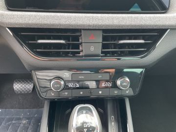 Skoda Kamiq 1.0 TSI DSG Tour *MATRIX*NAVI*KESSY*2xPDC*