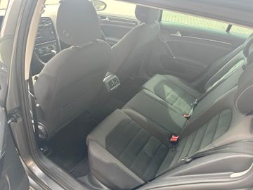 Volkswagen Golf - 12