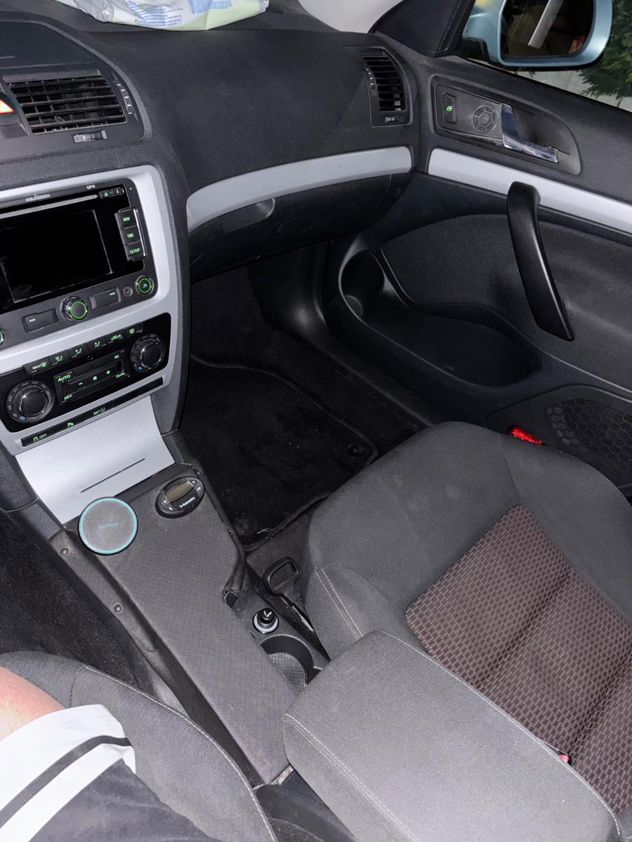 Skoda Octavia 2011 — photo 8