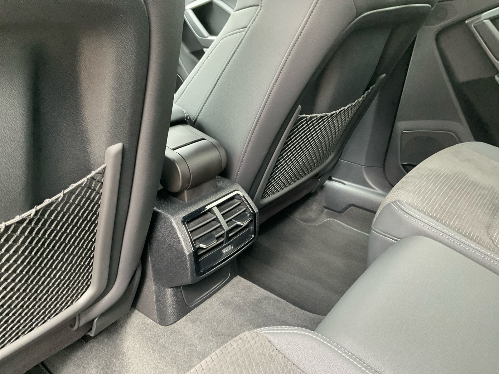 Audi Q3 45 TFSI e S line Matrix SONOS Carplay Navi foto 20