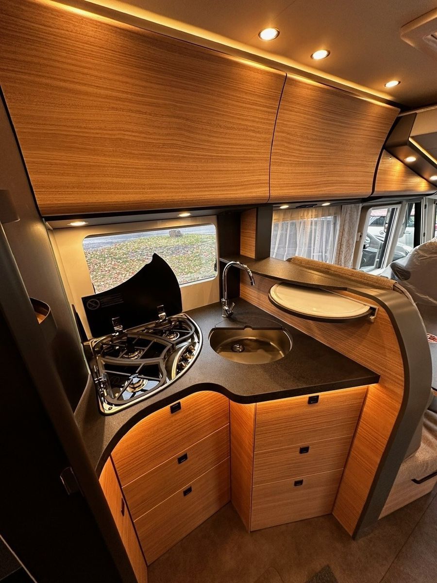 Fahrzeugabbildung Malibu I 450 RB LE comfort Mercedes Markise TV LED