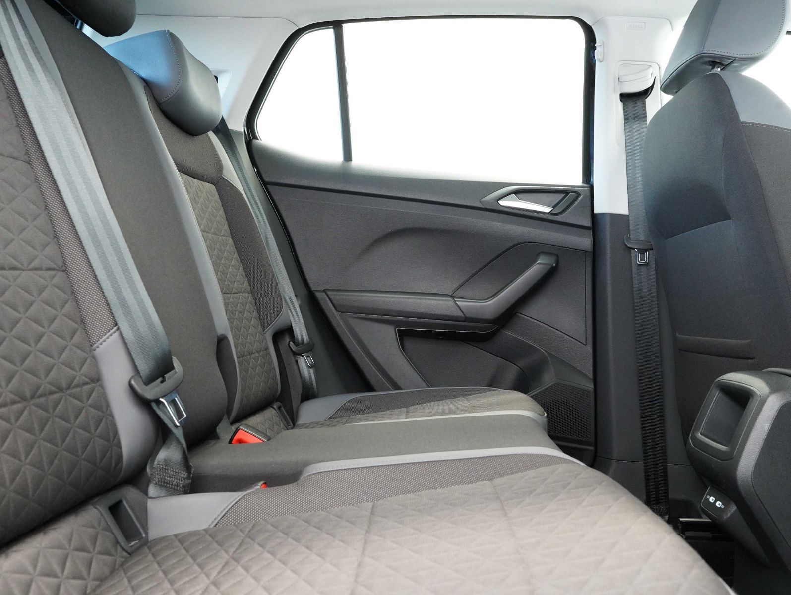 Fahrzeugabbildung Volkswagen T-Cross 1.0 TSI DSG R-Line IQ.DRIVE/LED/NAVI/ACC