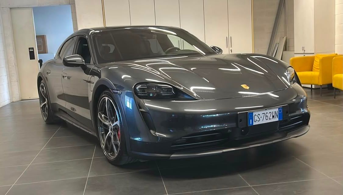 Porsche Taycan 4S Sport Turismo imagem 2