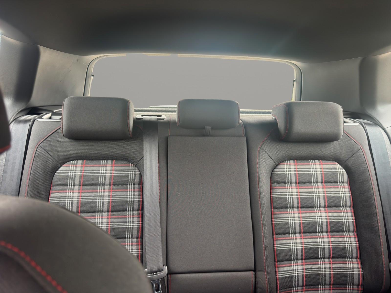 Volkswagen Golf 7 GTI 220 ch DSG • Sellerie tartan • Xénon • Radars AV/AR • Clim bizone