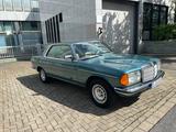 Mercedes-Benz W123 230CE - Mercedes-Benz 230 in Essen