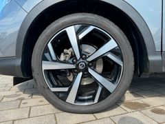 NISSAN Qashqai 1.3DIG-T Akari Autom. DCT Pano Voll-Lede
