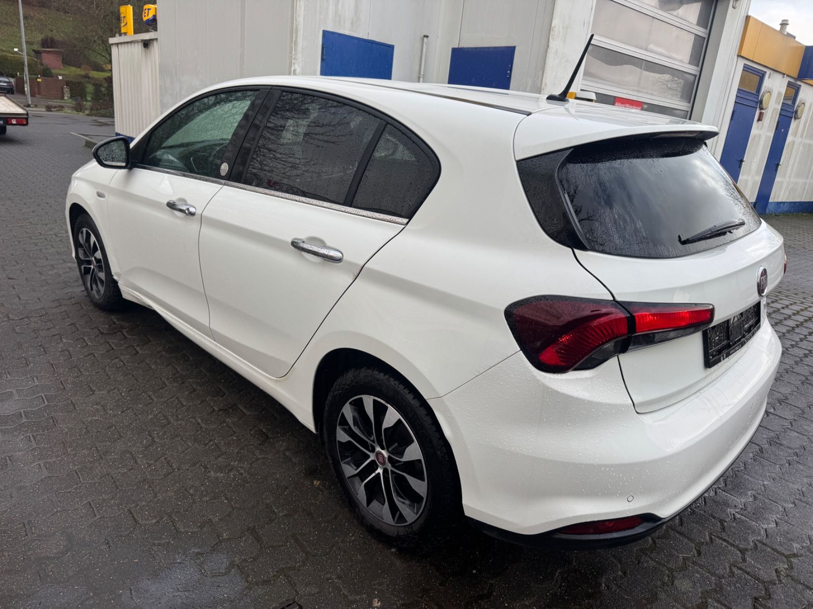 Fahrzeugabbildung Fiat Tipo Mirror Navi+Kamera