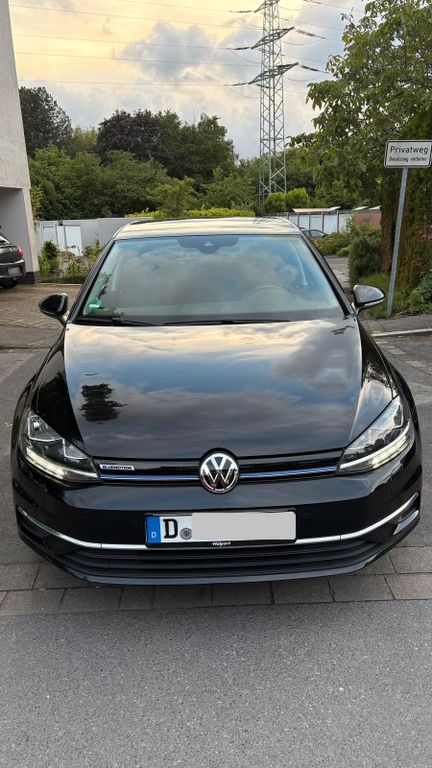 Image of Volkswagen Golf