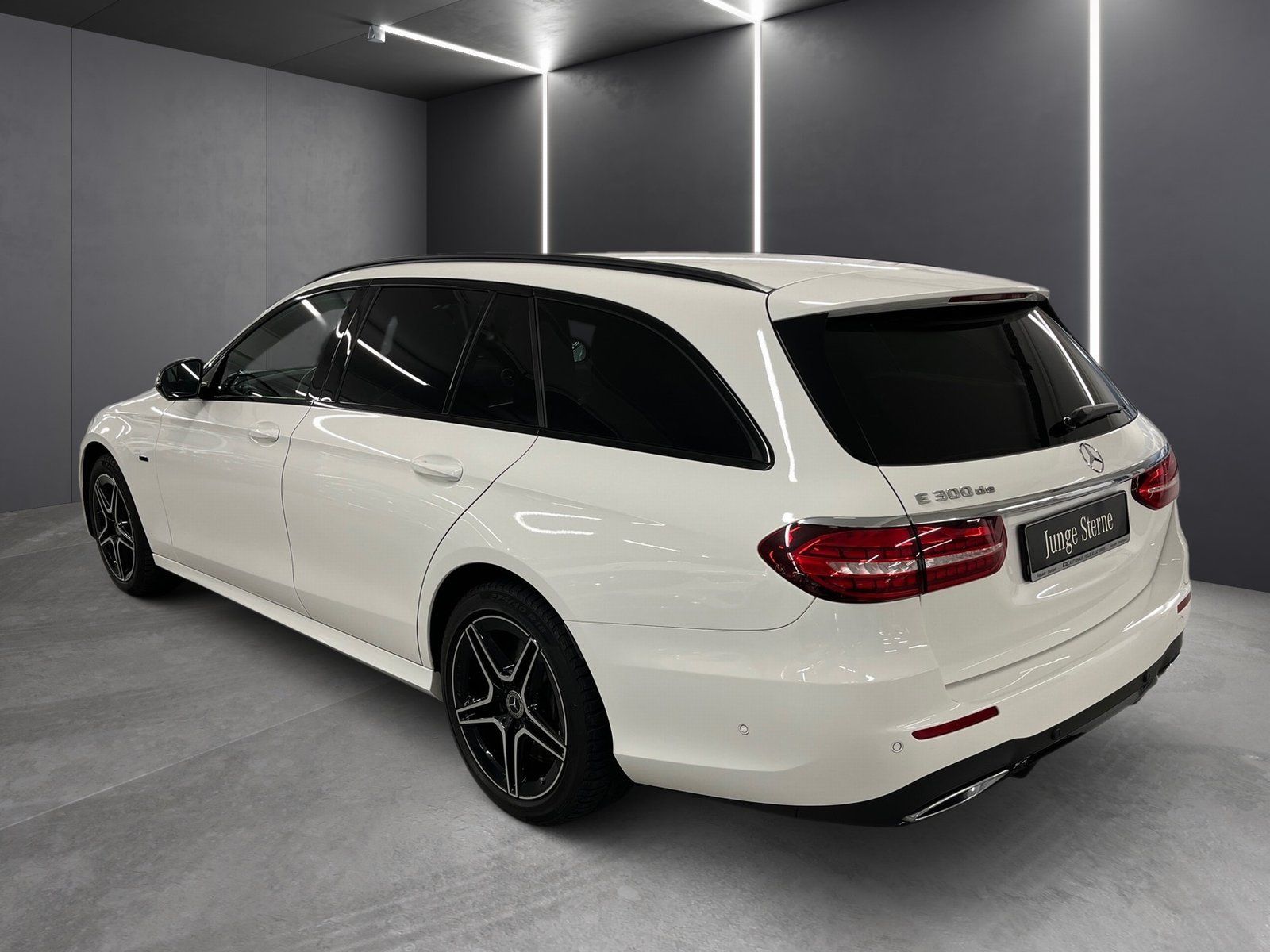 Fahrzeugabbildung Mercedes-Benz E 300 de T AMG*Burmester*MultiBeam*Totwink*Kam*
