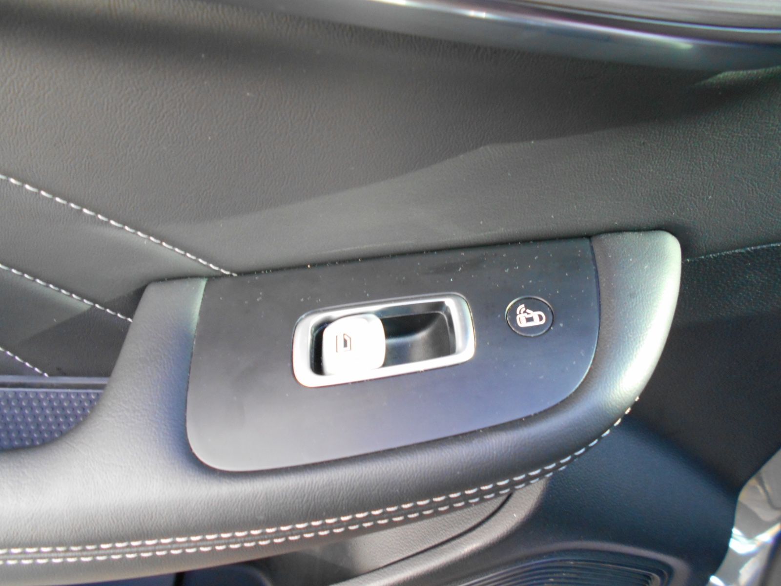 Fahrzeugabbildung MG Marvel R Luxury