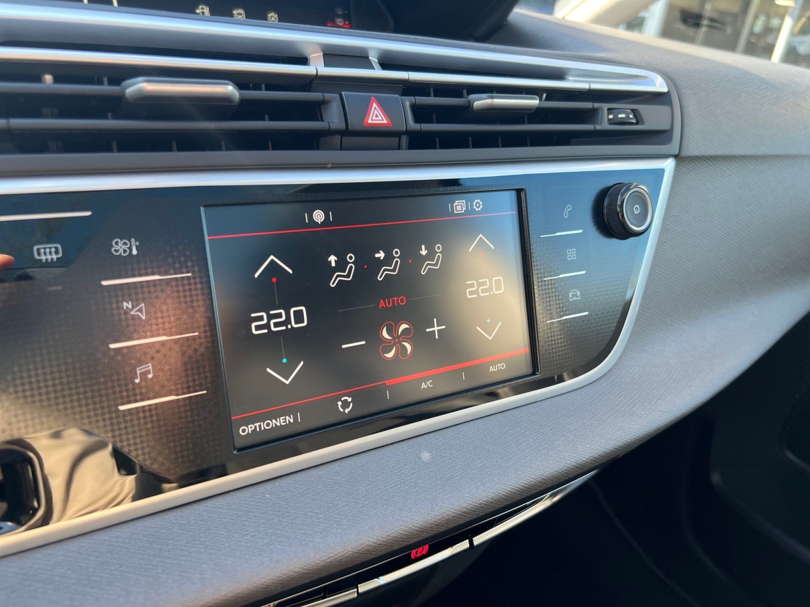 Fahrzeugabbildung Citroën Grand C4 SpaceTourer BlueHDi 130 EAT8 7 Sitzer