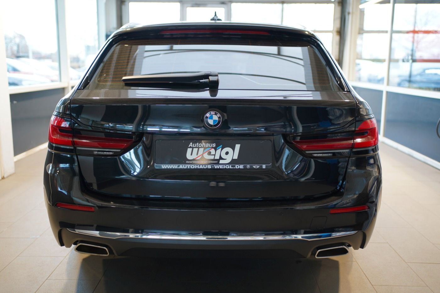 Fahrzeugabbildung BMW 520i Luxury Line +DrivingAssist.+Laserlicht+Head