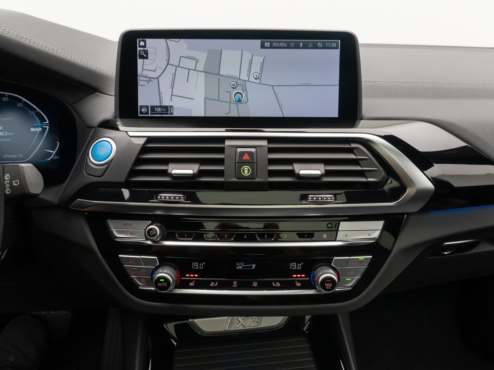 Fahrzeugabbildung BMW iX3 Impressive Panorama 360°HUD DAB H/K AHK 20"