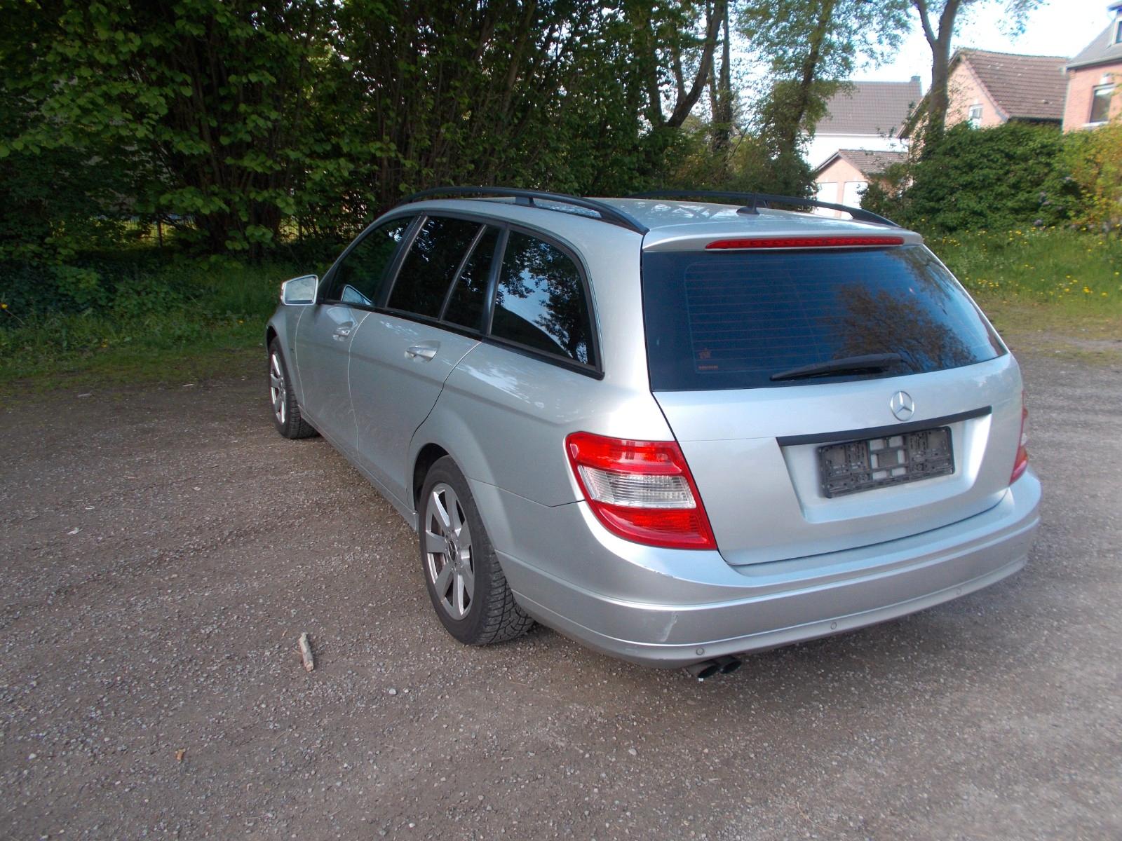 Mercedes-Benz C200 2011 — rear view