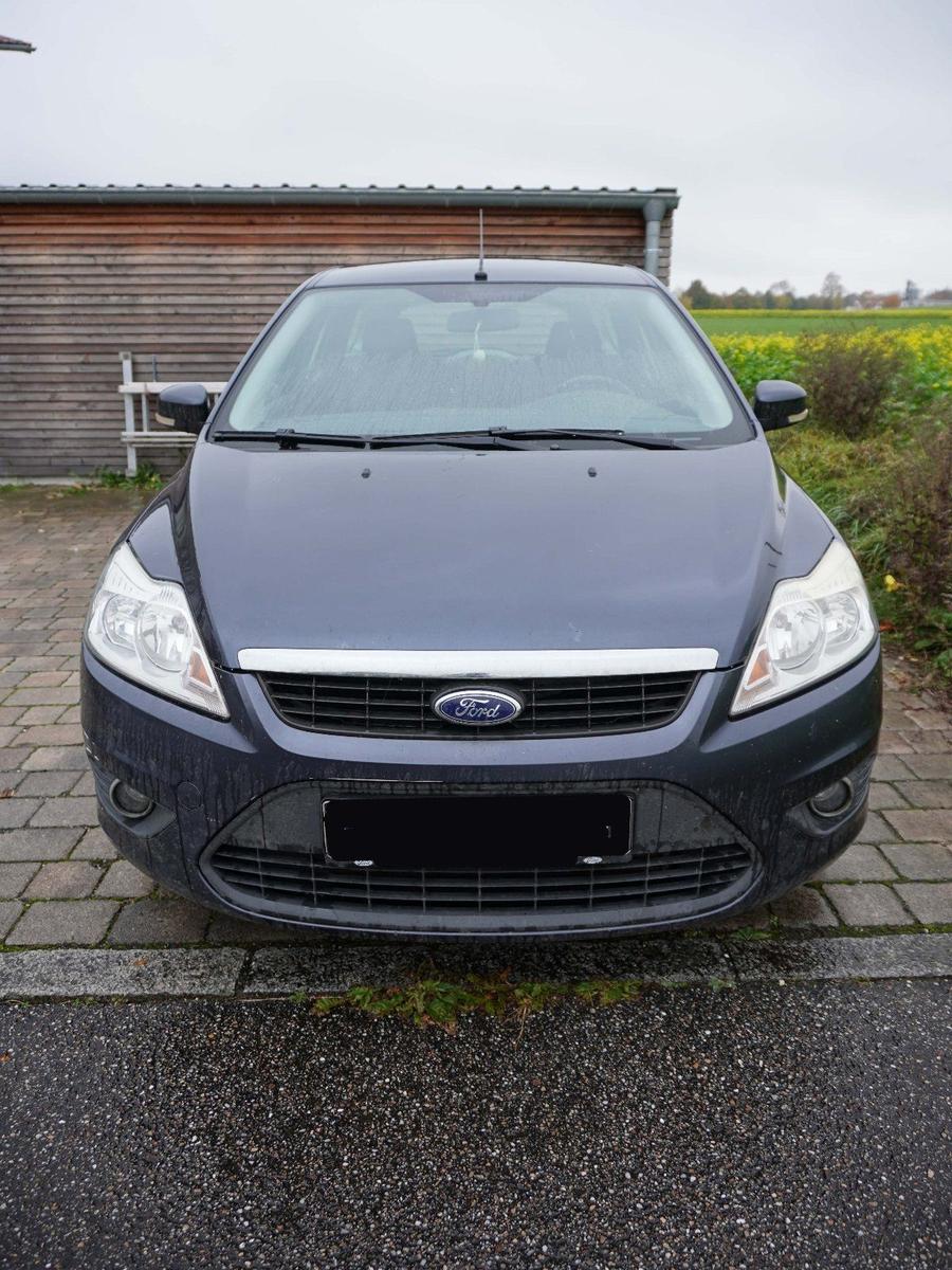 Ford Focus 2011 — interior
