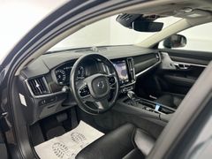VOLVO V90 Cross Country D5 ALLRAD / 1.HD /235PS /B&W VOLVO V90 Cross Country D5 ALLRAD / 1.HD /235PS /B&W