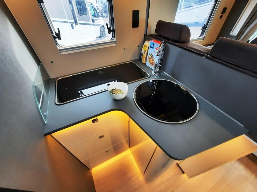 Fahrzeugabbildung Laika Kosmo L 409 Verfüg./Sparen Sie 19.106,- €