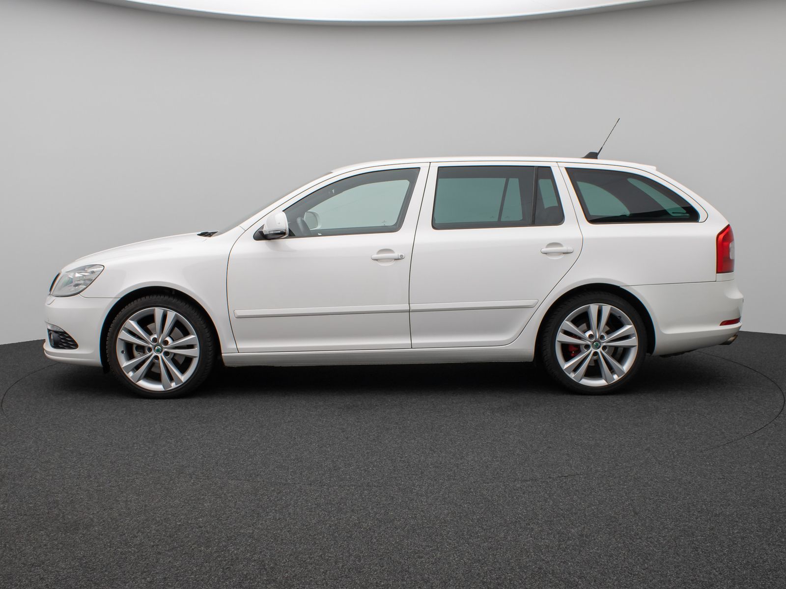 Fahrzeugabbildung SKODA Octavia Combi RS Xenon PDC Navi Sport