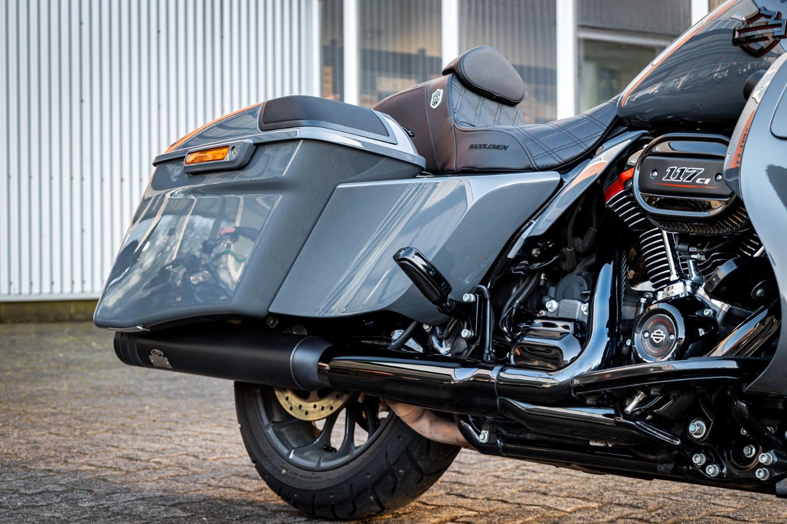 Fahrzeugabbildung Harley-Davidson FLHXSE CVO STREET GLIDE 117 cui - Jekill -