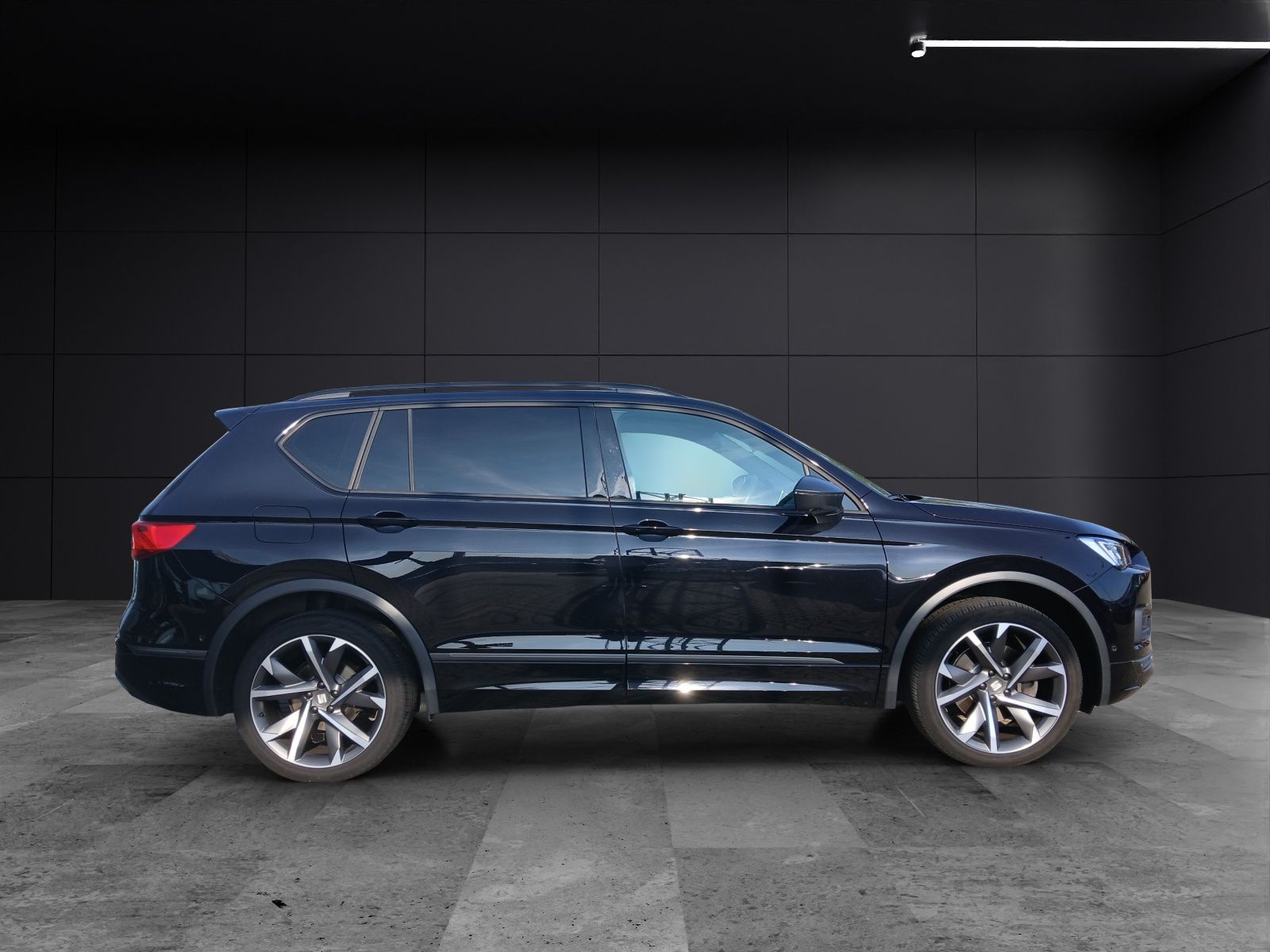 Fahrzeugabbildung SEAT Tarraco TDI FR-Line DSG 4Drive LED AHK Navi AID