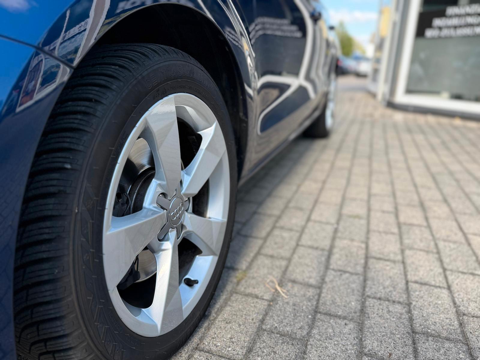 Audi A1 Sportback Sport 1,4 S-TronicLEDLeder SHZ Navi