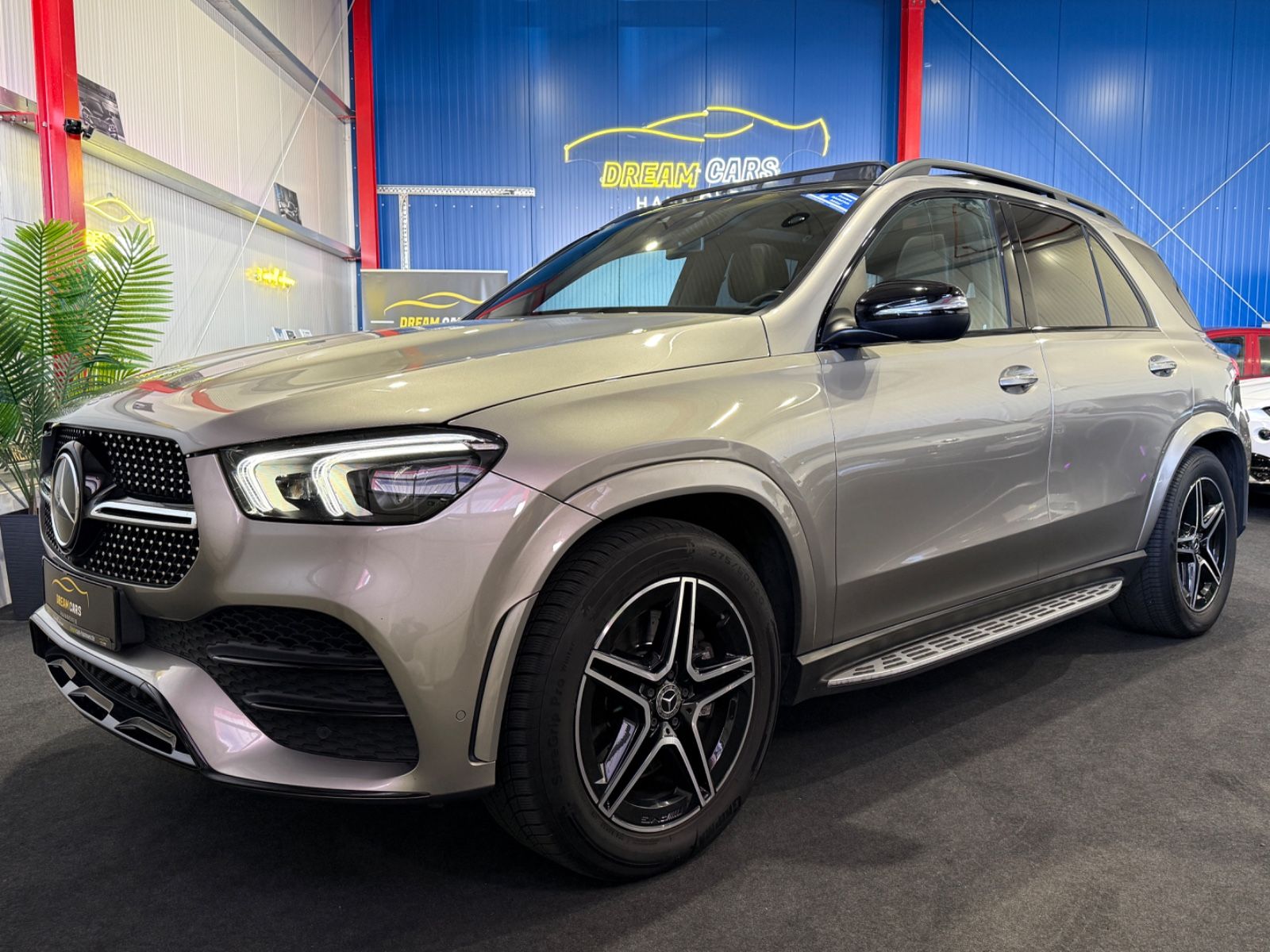 MERCEDES-BENZ GLE 300 d 4Matic AMG Line*TRITTBRETTER*PANO*HUD