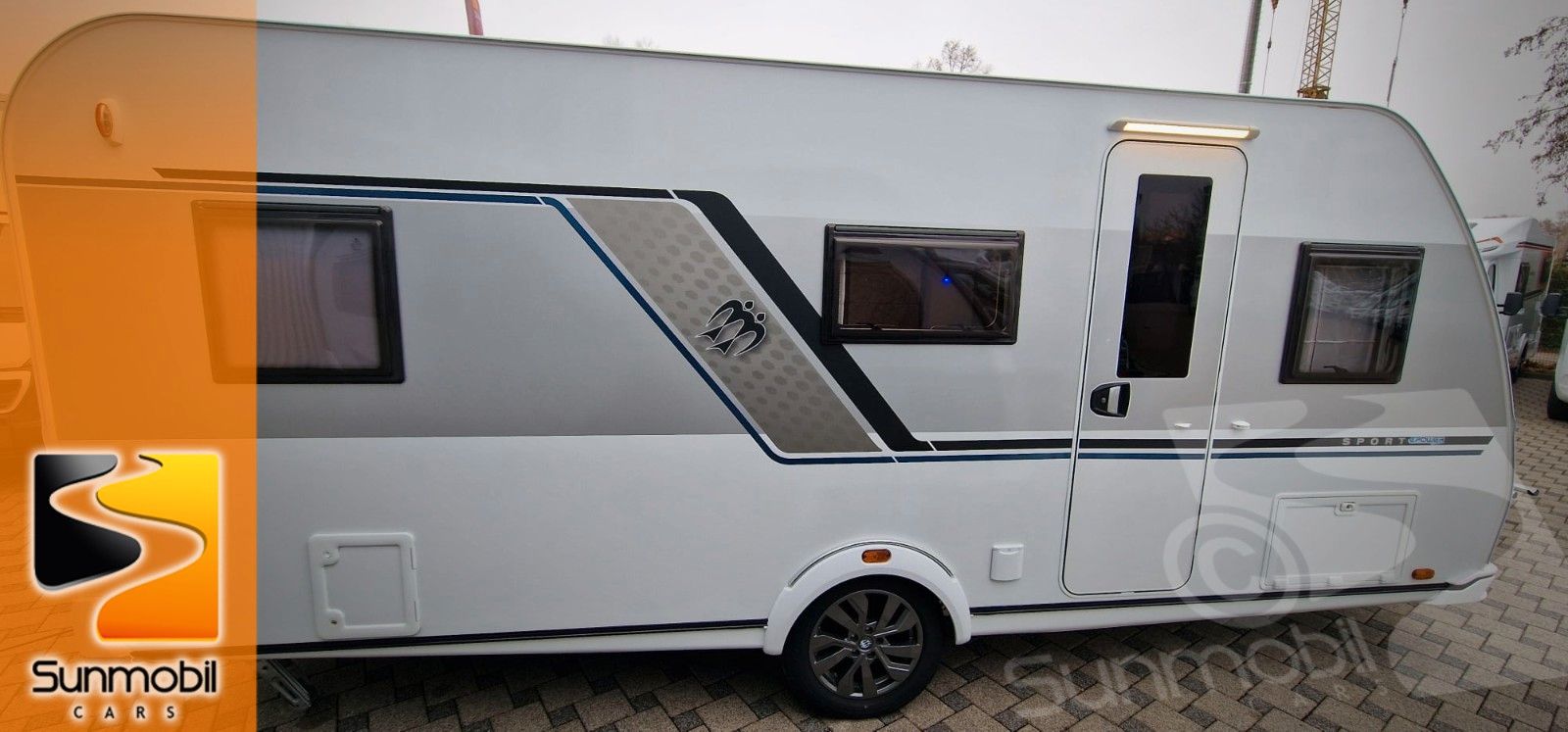 Fahrzeugabbildung Knaus Sport 500 KD E-Power 1.700kg Premium Tür