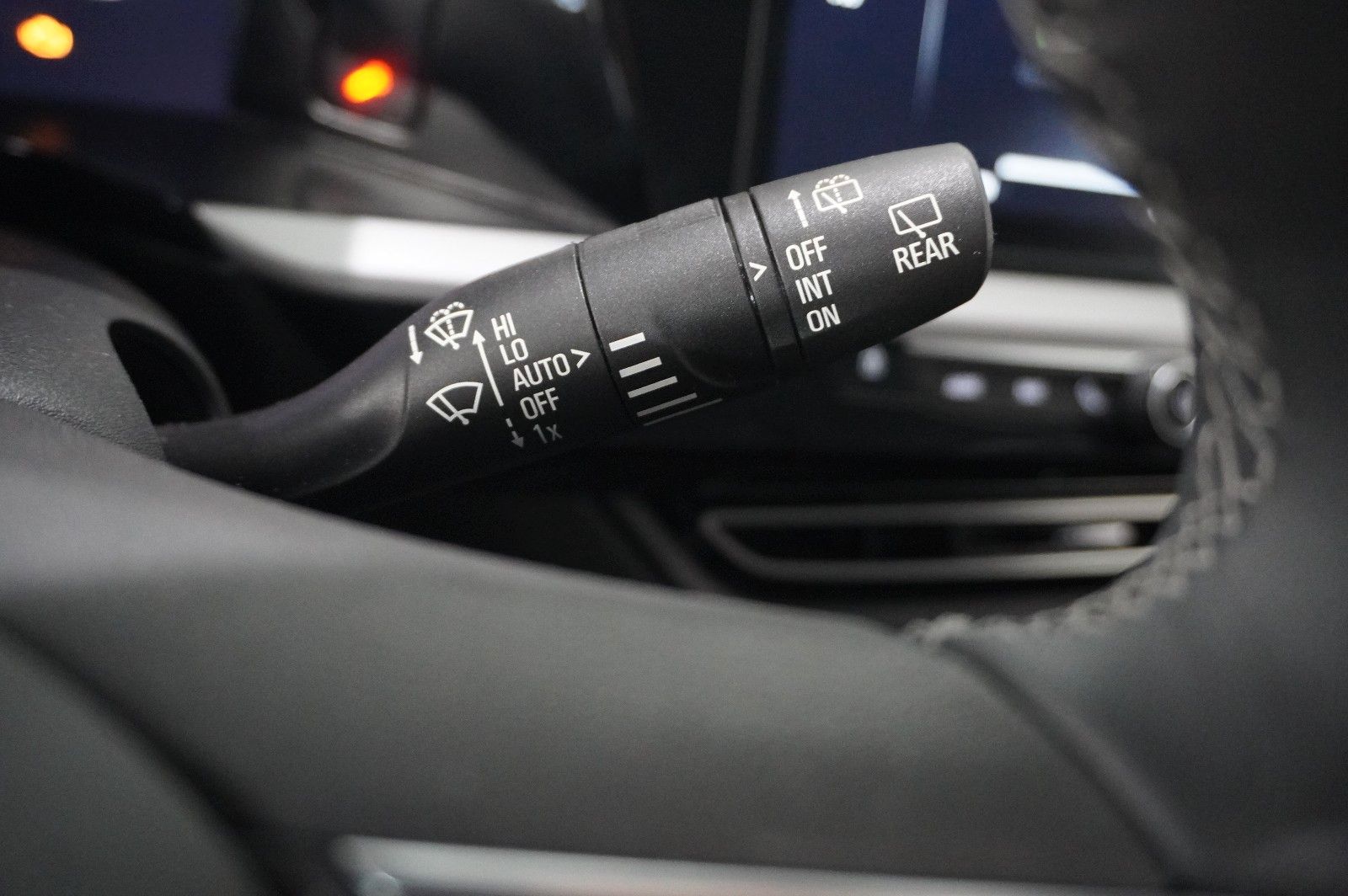 Fahrzeugabbildung Opel Grandland (X) 1.2T GS LINE NAVI/LED/KAMERA/SPORT