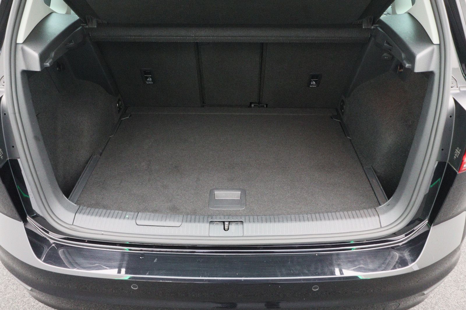 Fahrzeugabbildung Volkswagen Golf Sportsvan VII 1.6 Comfortline AHK IQ.DRIVE