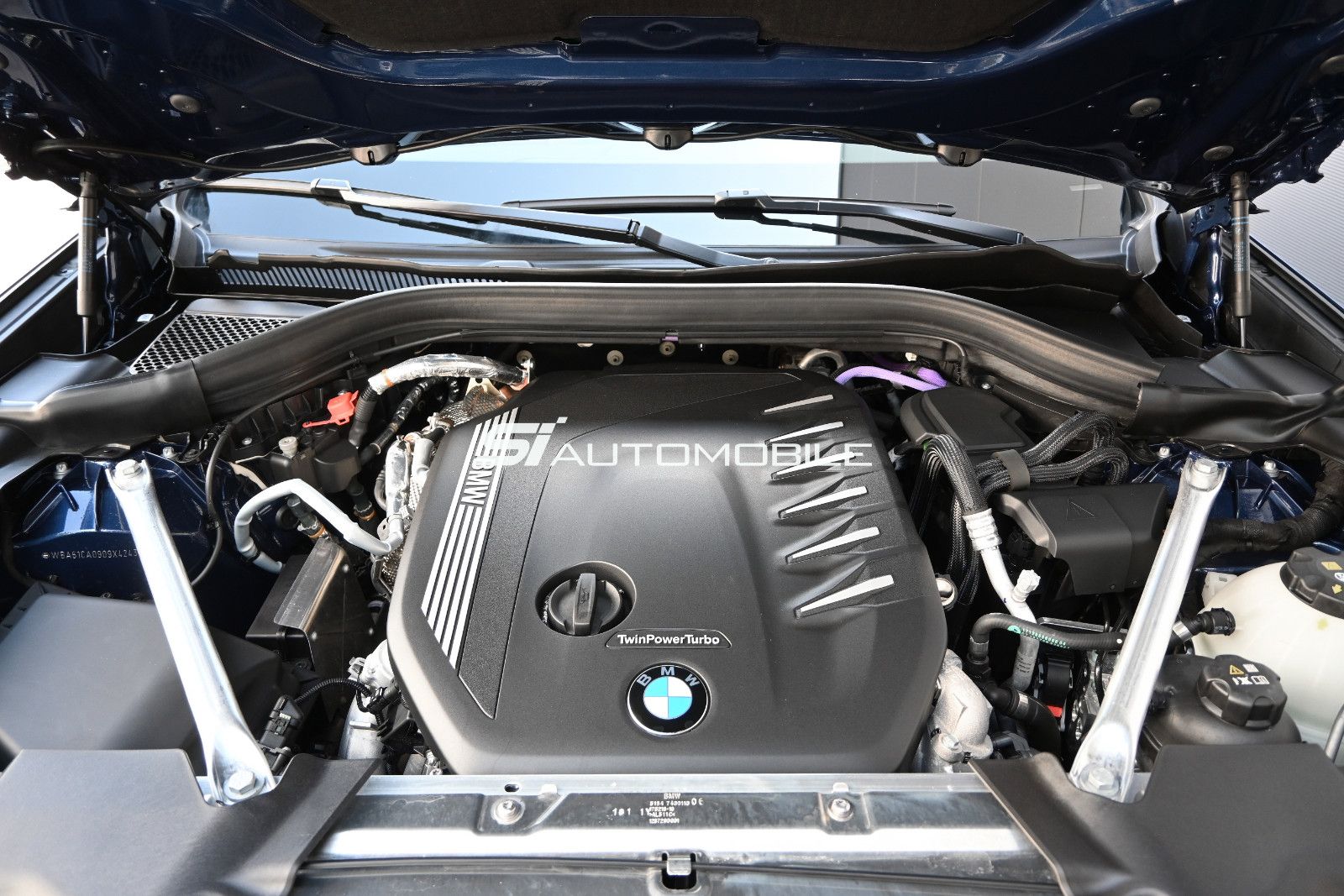 Fahrzeugabbildung BMW X4 xDr.30d °ACC°AHK°IND.MERINO-LEDER°STANDHEIZ.°
