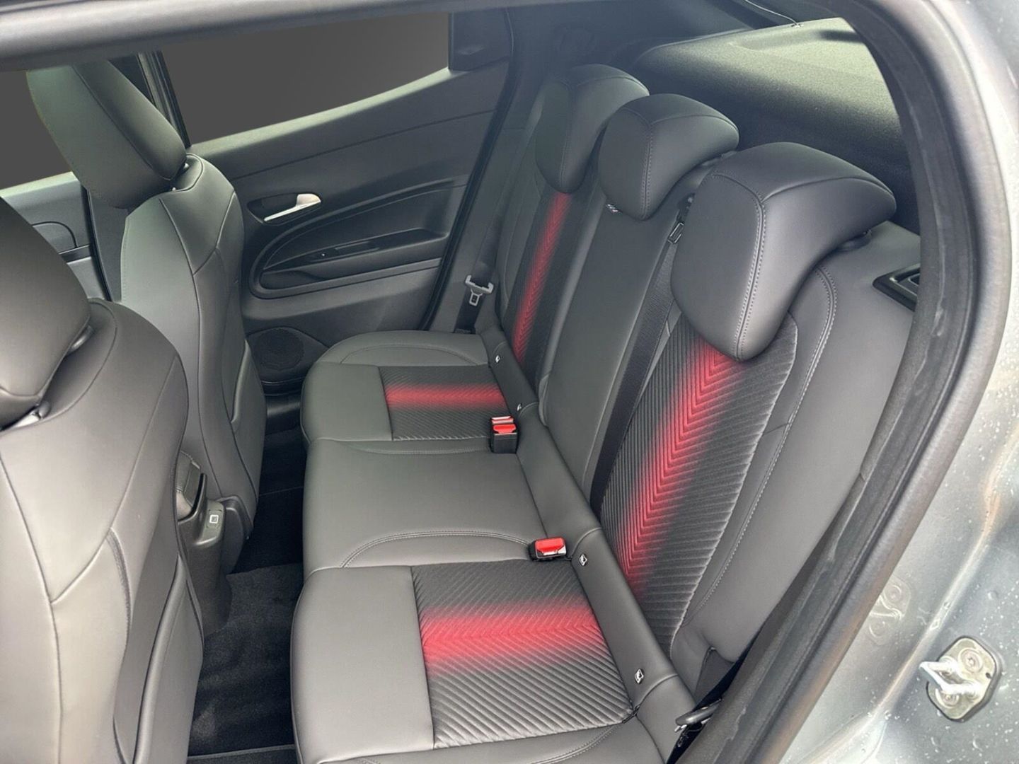 Fahrzeugabbildung Alfa Romeo Junior Ibrida SPECIALE -Frühjahrs-Sale- Panorama