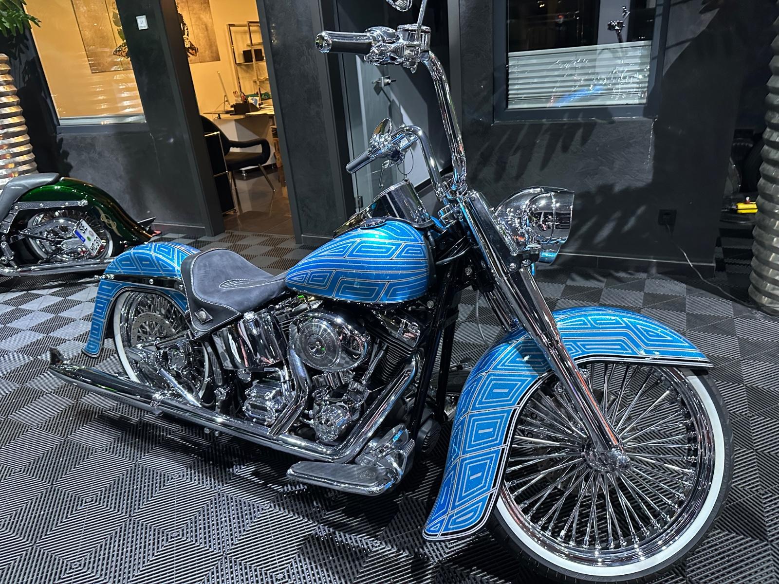 Harley-Davidson Heritage Softail Chicano Style