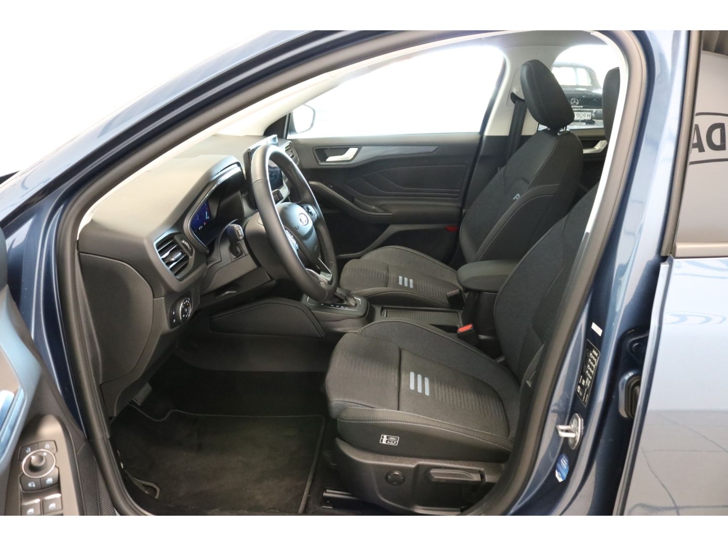 Fahrzeugabbildung Ford Focus Active X MHEV LED totWinkASS Spurhalte ASS