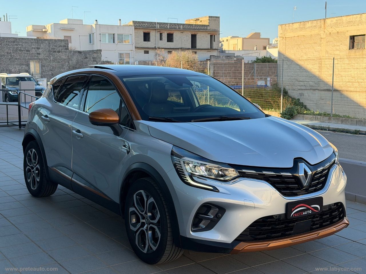 Renault RENAULT Captur TCe 12V 90 CV Intens imagem 3