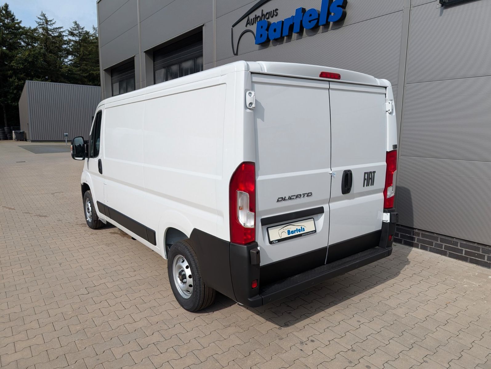 Fahrzeugabbildung Fiat Ducato Kastenwagen 28 L2H1 120 Multijet Flach