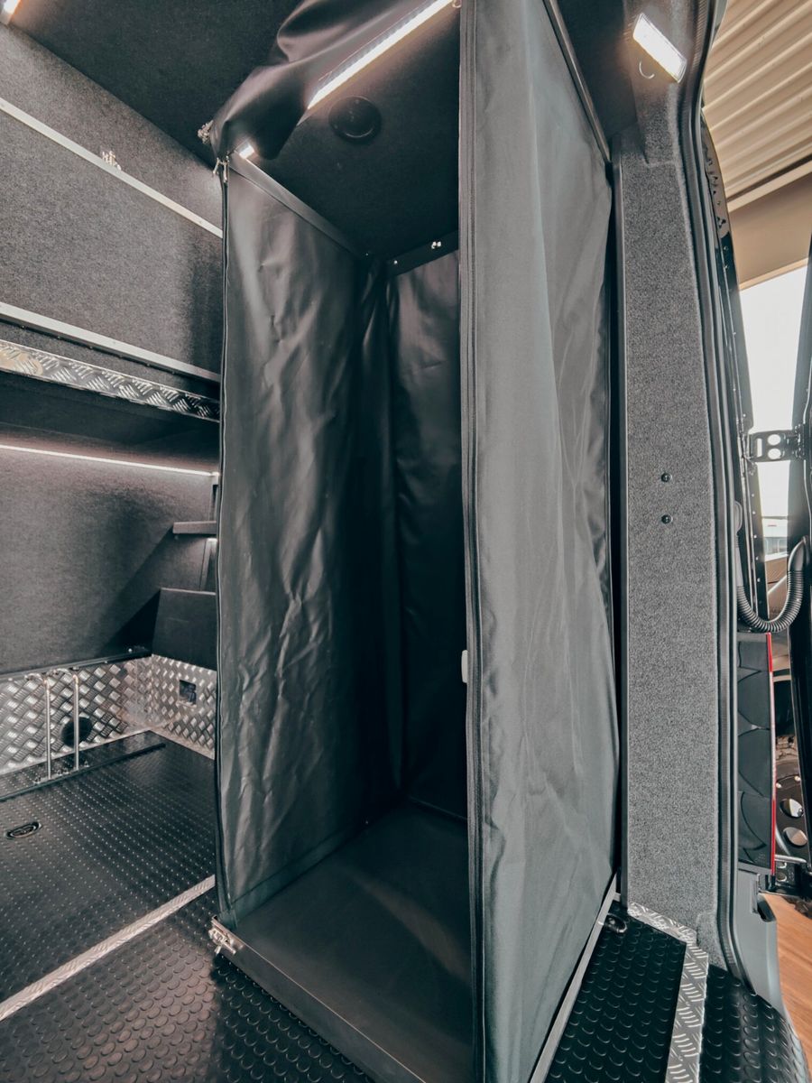 Fahrzeugabbildung Mercedes-Benz X-CROSSVAN  RWD #stealthcamper