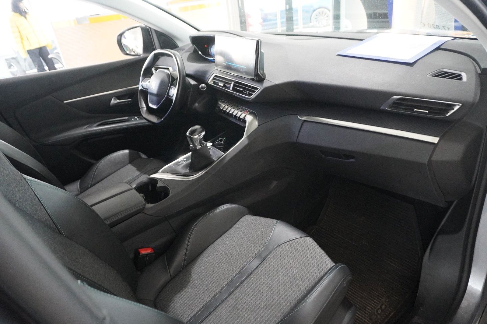 Fahrzeugabbildung Peugeot 3008 1.5D ALLURE NAVI/LED/KAMERA/SPORT/VIRTU/AHK