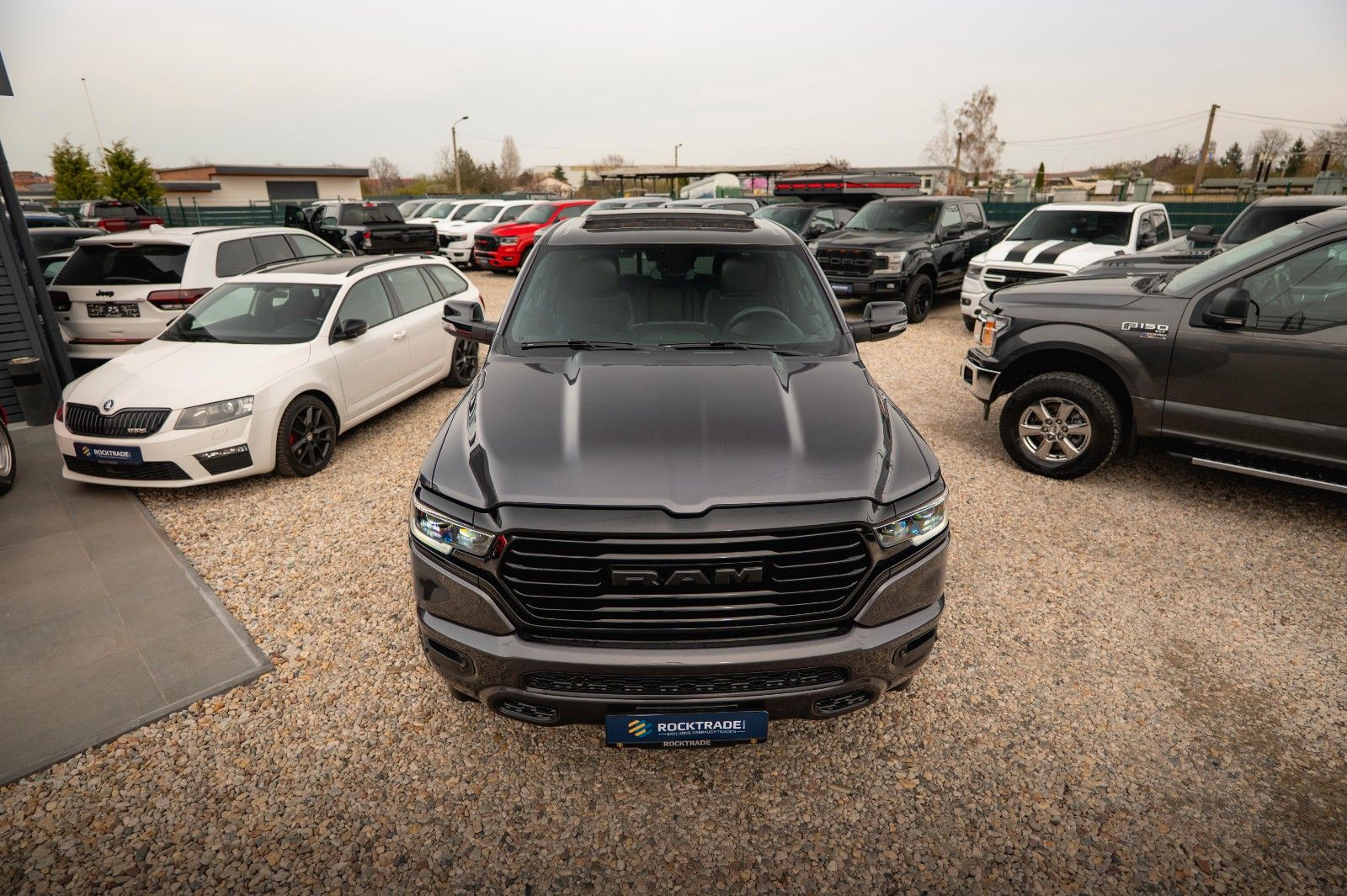 Fahrzeugabbildung Dodge RAM 5.7 V8 HEMI 4x4 Limited Longbed Airmatic 19%