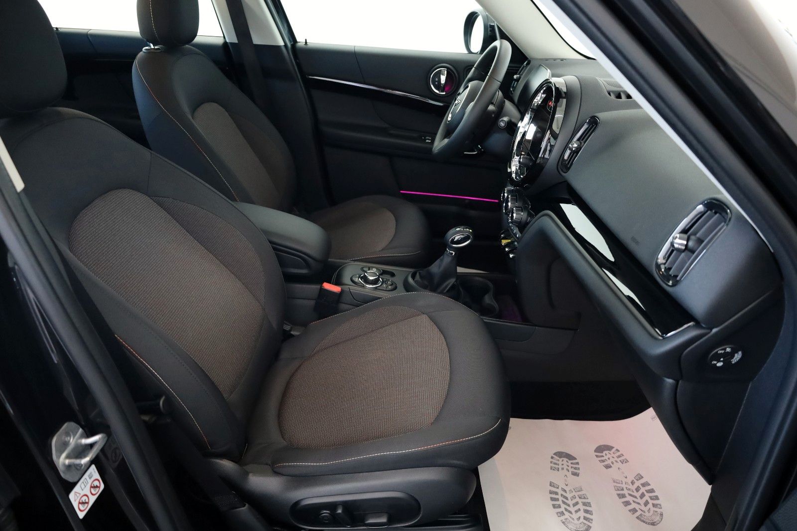 Fahrzeugabbildung MINI Countryman Cooper SE Essential Trim All4,ACC,Nav