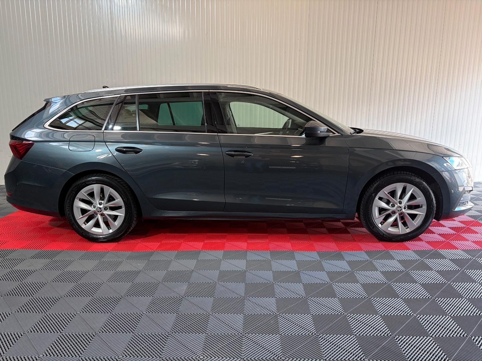 Skoda Octavia Combi First Edition SEHR SCHÖNER ZUST.