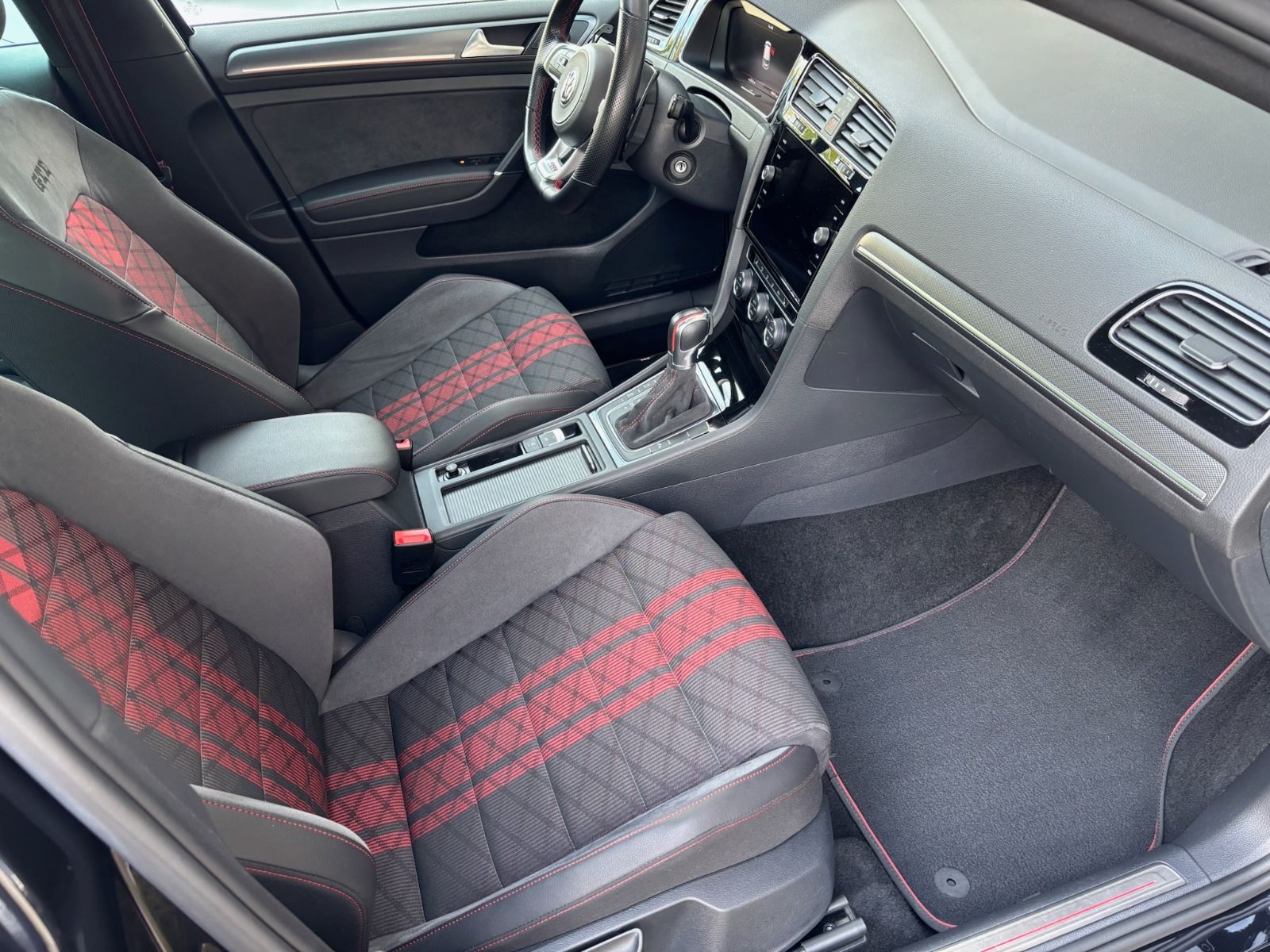 Volkswagen Golf VII GTI TCR Navi Akra LED CarPlay 19zoll foto 18