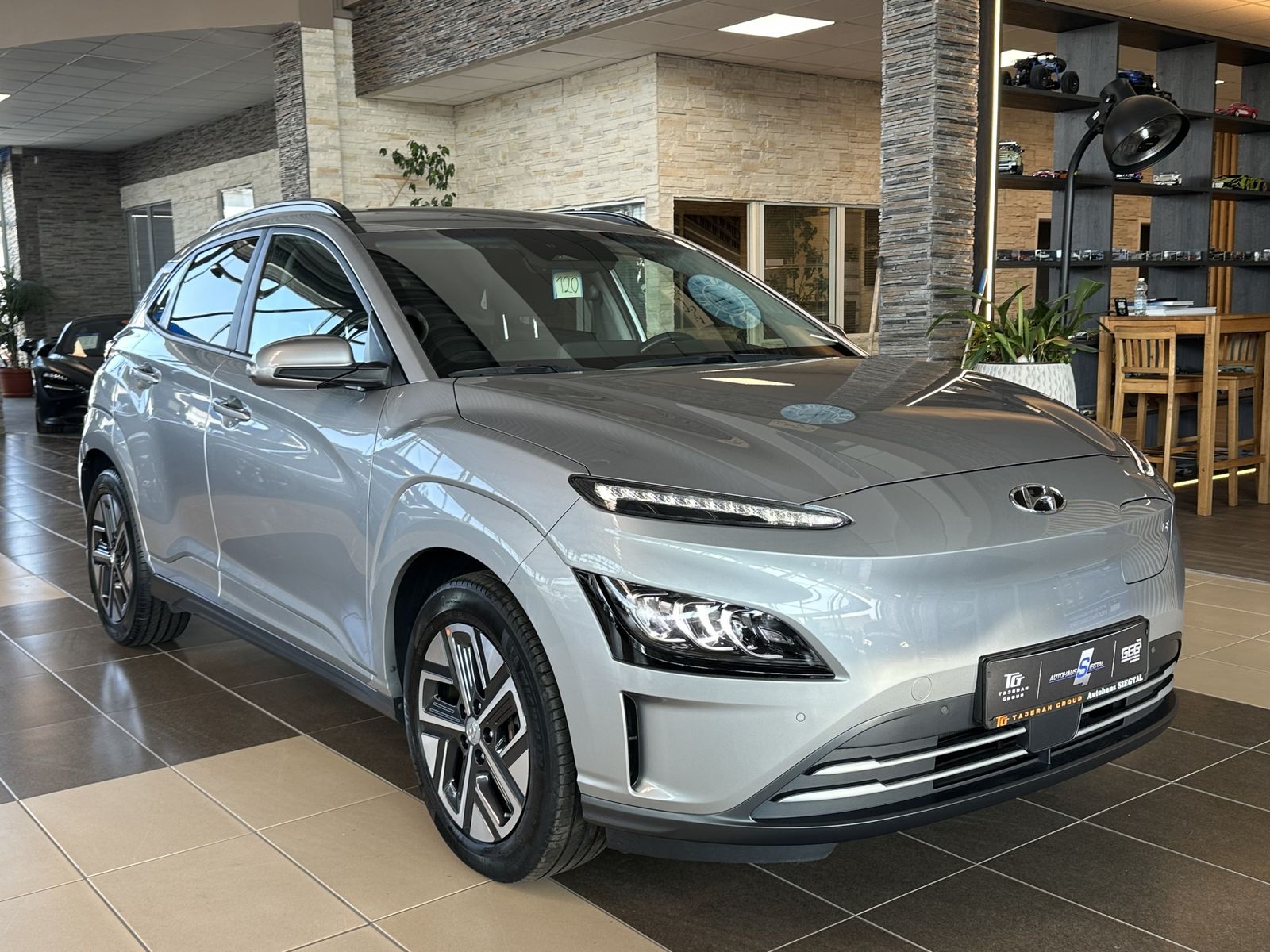 Hyundai Kona Trend R.Cam Navi Krell SHZ LED ACC DAB