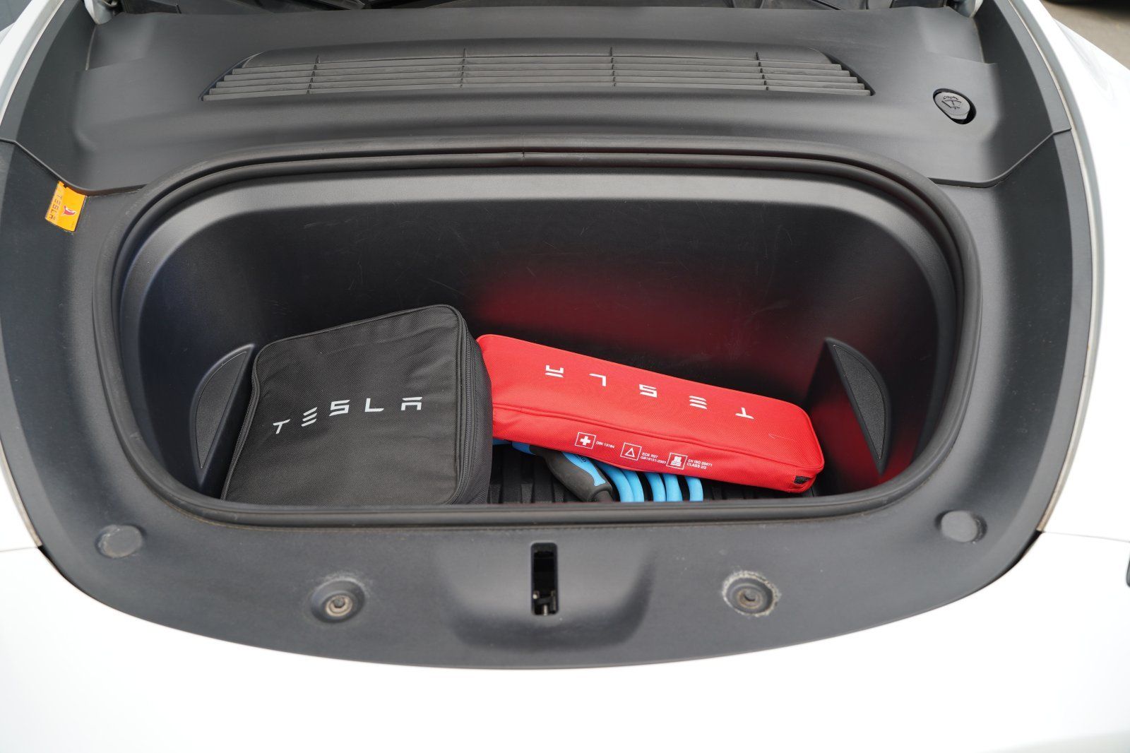 Tesla Model Y Long Range AWD 20-Zoll foto 14