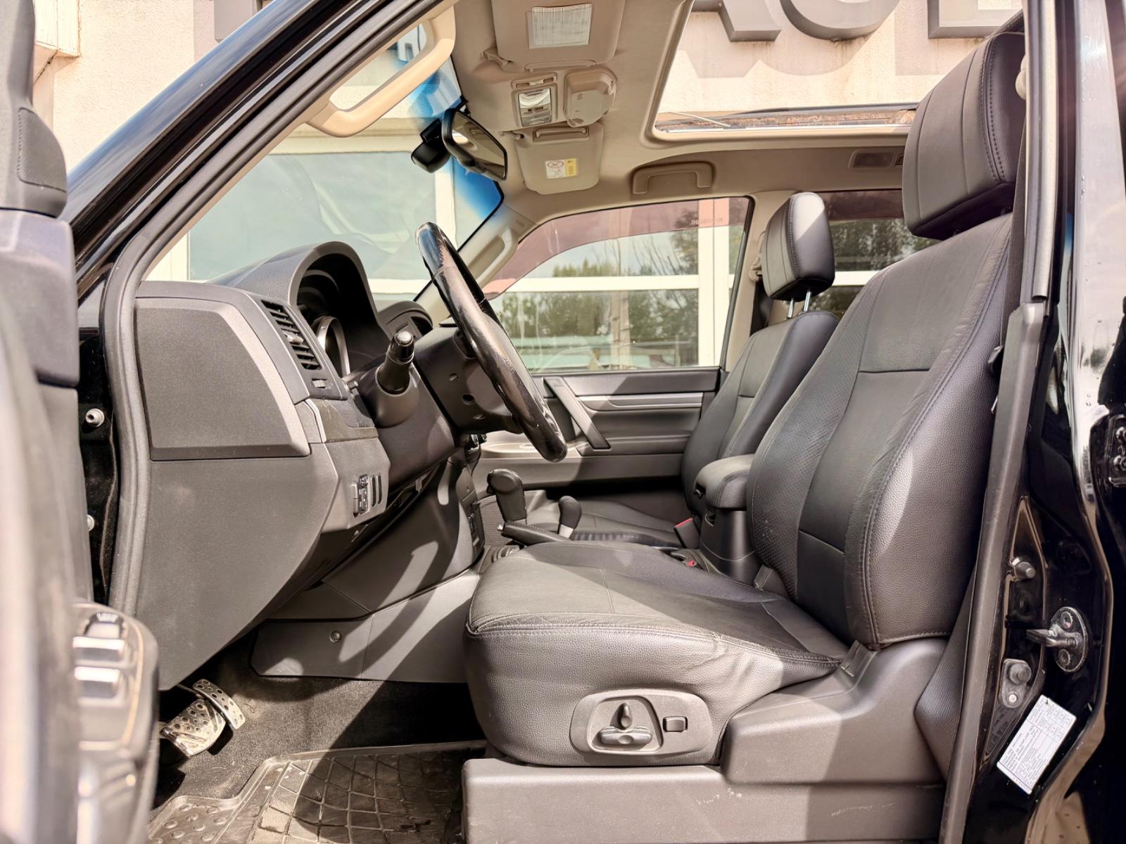 MITSUBISHI PAJERO 3.2 DI-D 200ch 4X4 - 7 PLACES - CUIR - GPS - SIÈGES CHAUFFANTS - TOIT OUVRANT