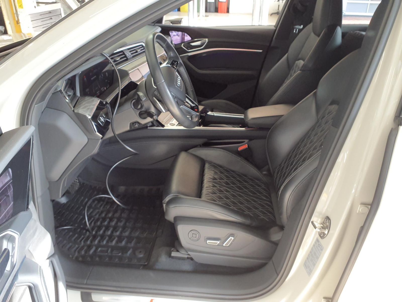 Audi e-tron Sportback 55 quattro S line imagem 3