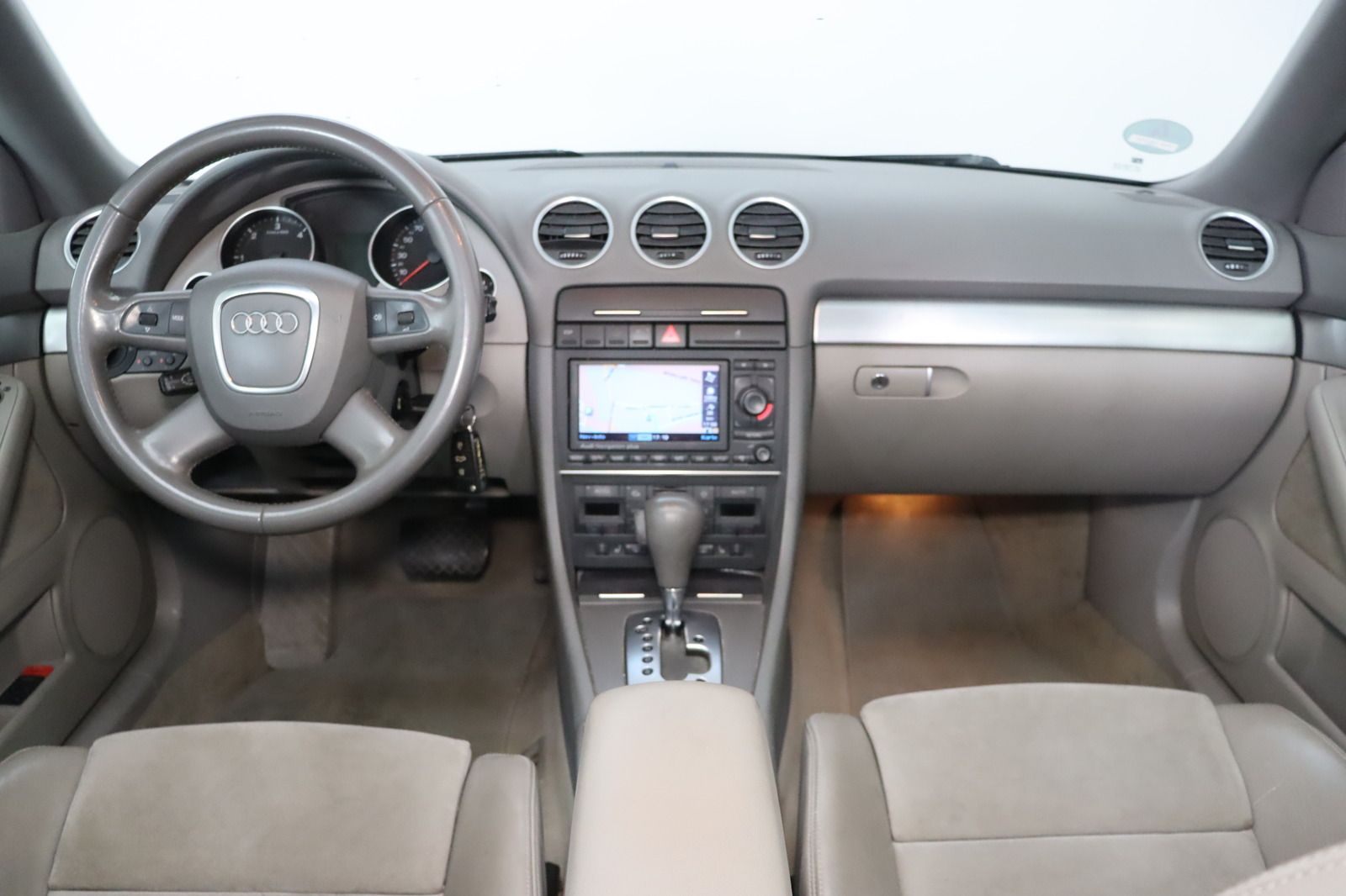 Fahrzeugabbildung Audi A4 Cabriolet 2.0 TDI Top-Zustand * Automatik