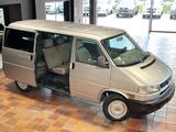 Volkswagen T4 CARAVELLE 2.5TDI 8SITZE KLIMAAUT+STANDHZG 1HD - Volkswagen T4 mit Diesel-Antrieb: 2.5